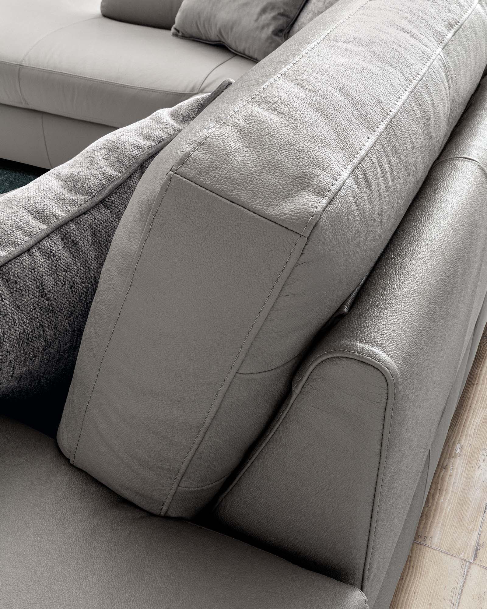 Backrest detail of Jaro sofa