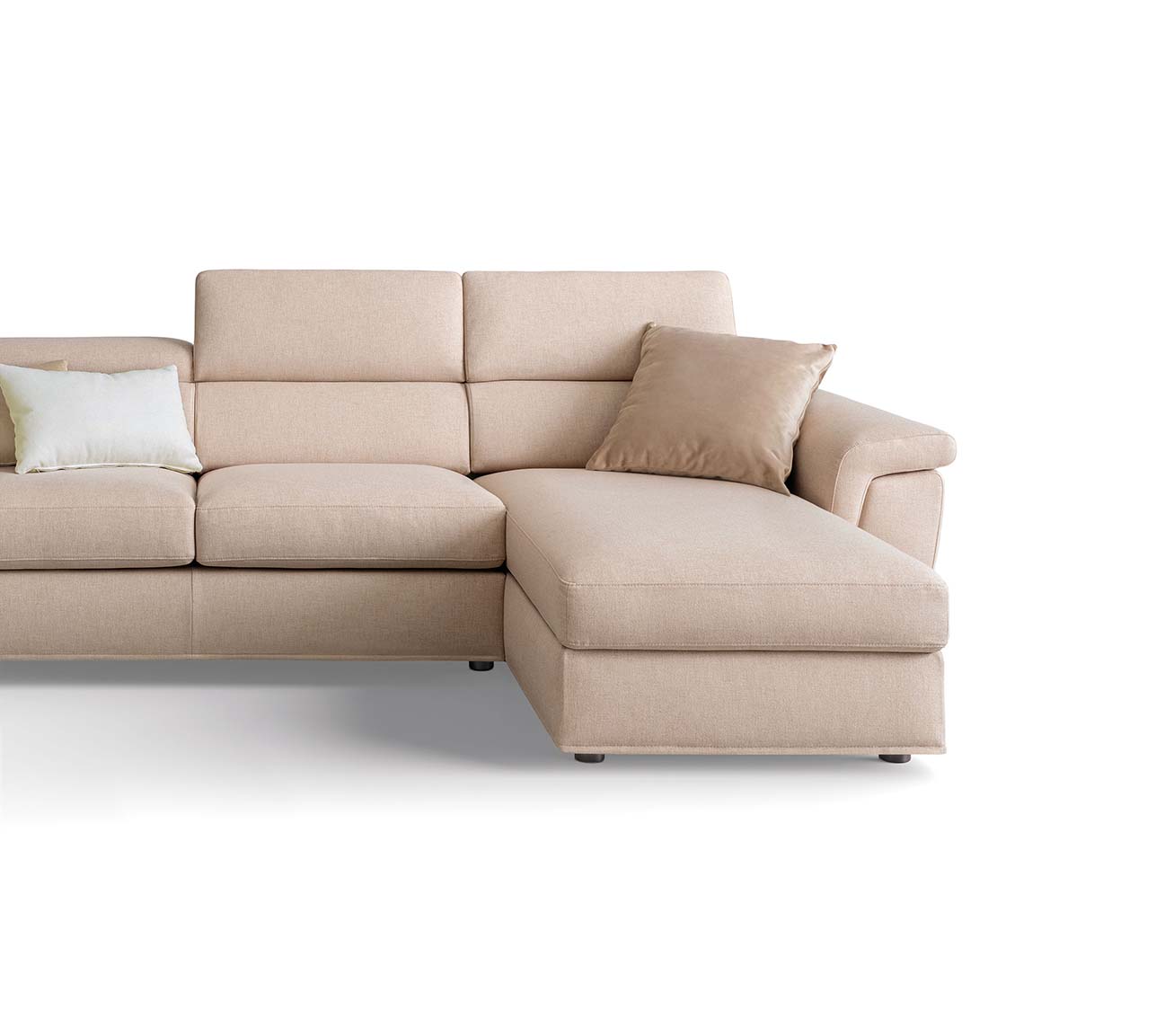 View of the chaise-longue of the Pieris sofa in removable and washable fabric