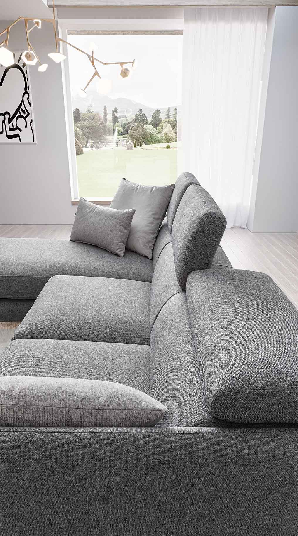 Three-seater sofa with 7-position adjustable headrests