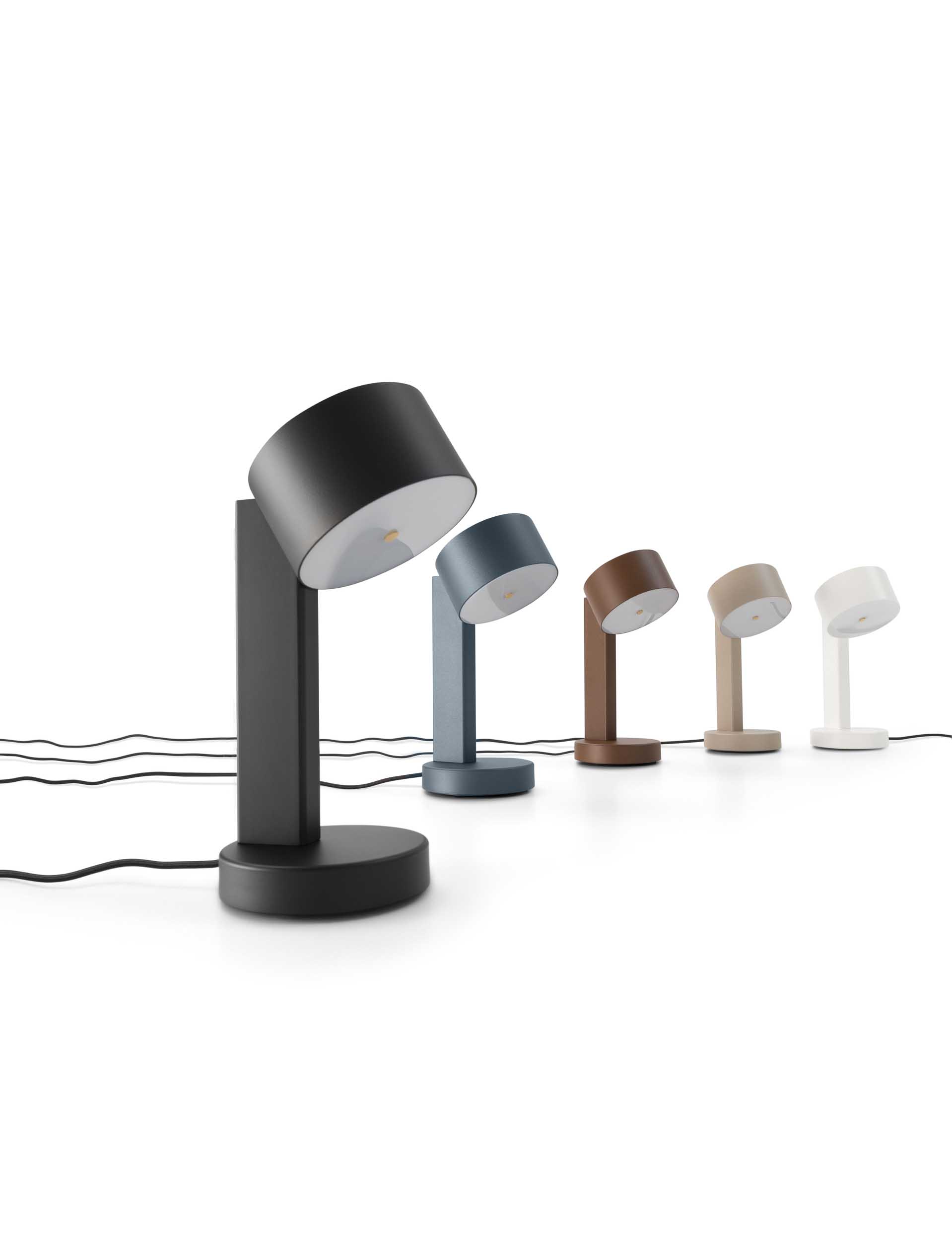 Table lamps with electric power supply in various colors