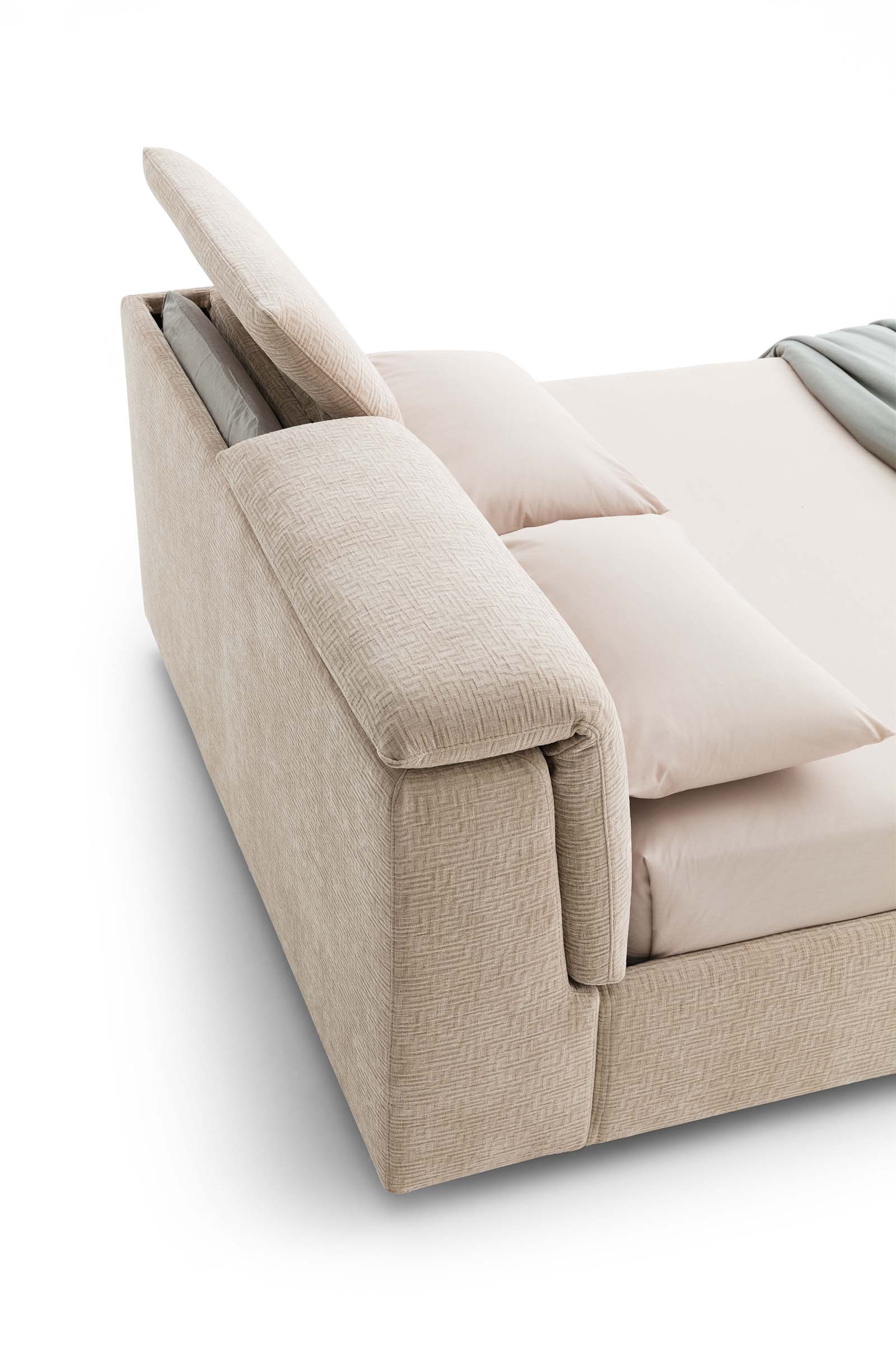 Detail of the adjustable headrest mechanism
