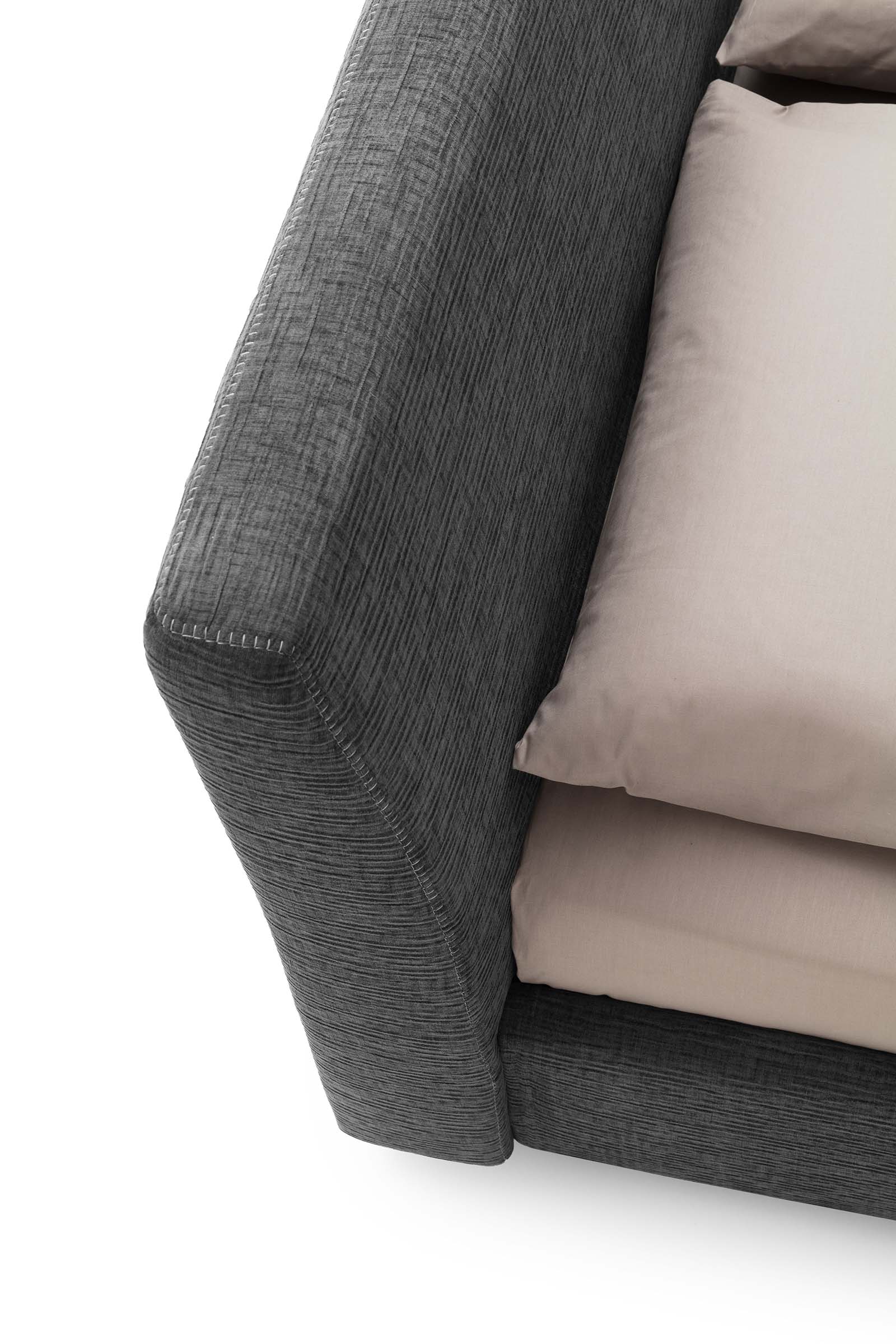 Detail of the Break bed headboard