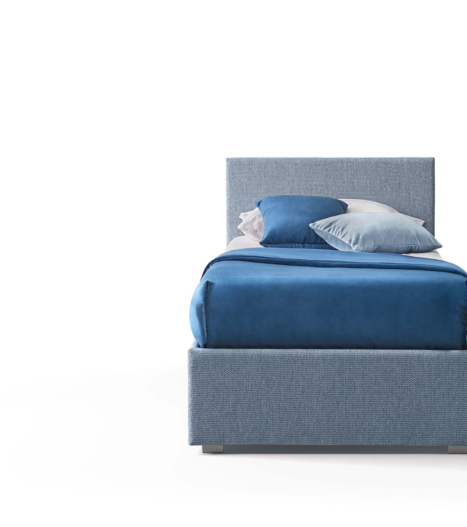 Gelsomino single bed seen from the footboard. Blue and light blue linens in harmony with the bed frame