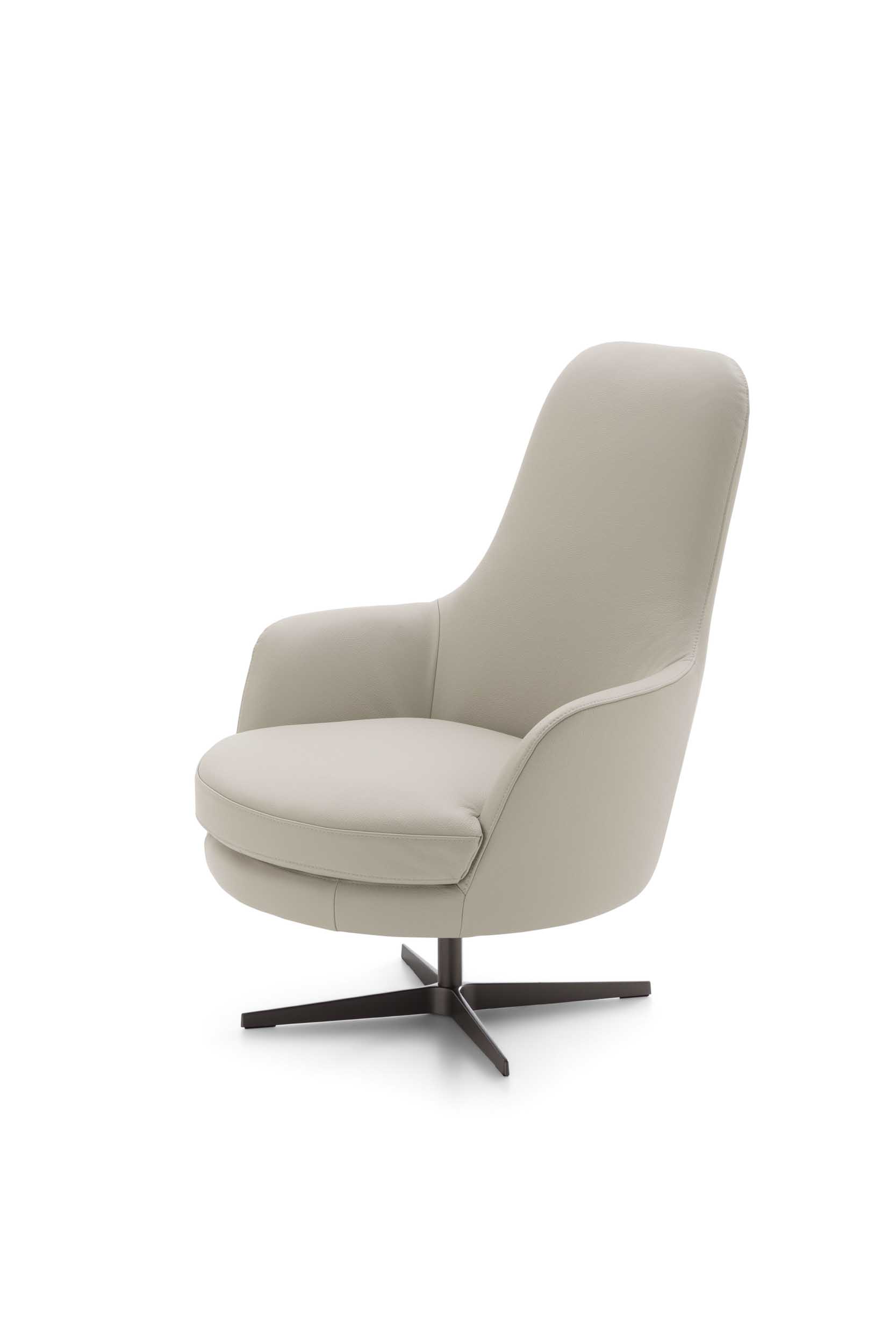 Swivel Queen armchair by LeComfort, comfortable with a high backrest.