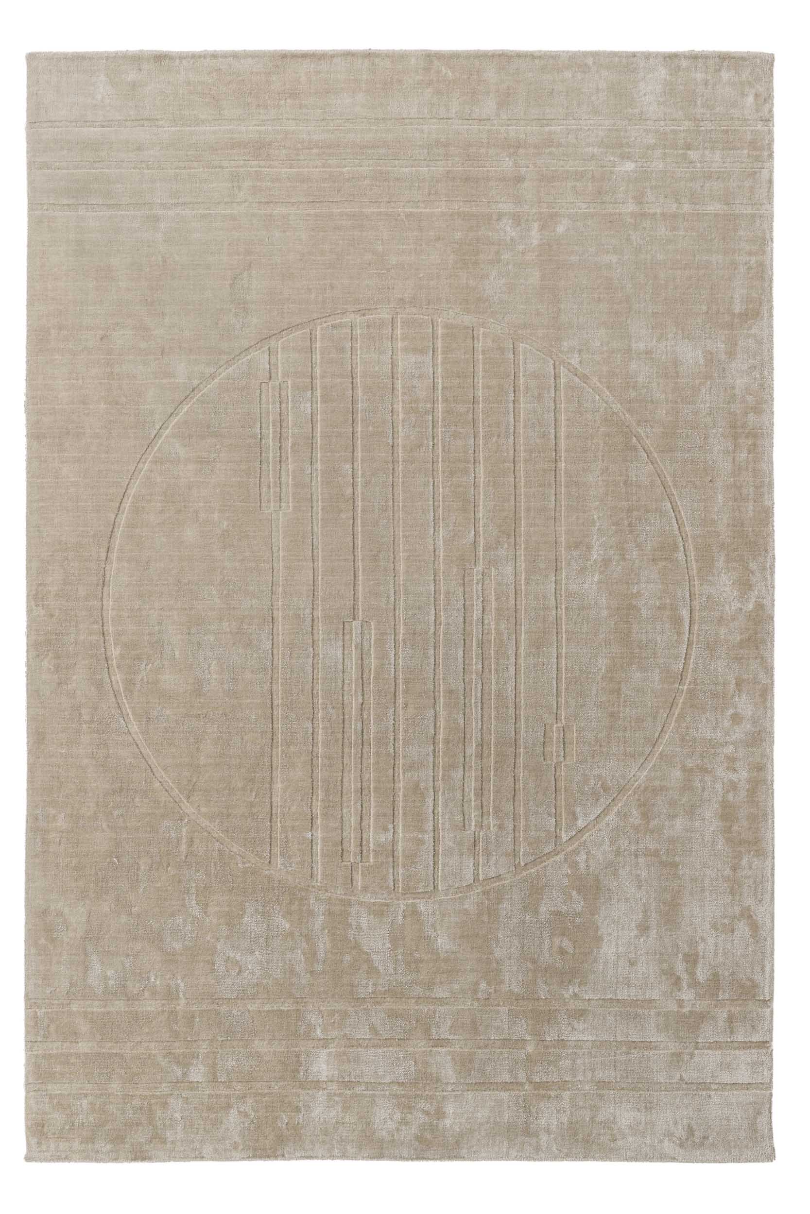 Large monochrome rug with a geometric design in cream color