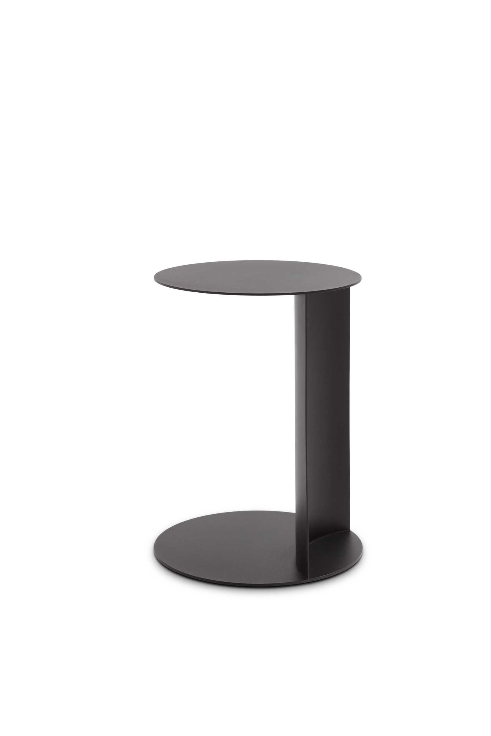Alfred coffee table by LeComfort: industrial interlocking design